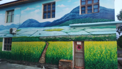 精準(zhǔn)幫扶舉措接續(xù)鄉(xiāng)村振興——江西青年職業(yè)學(xué)院2022年度鄉(xiāng)村振興工作綜述 以墻體彩繪為筆，繪就美麗鄉(xiāng)村新畫卷